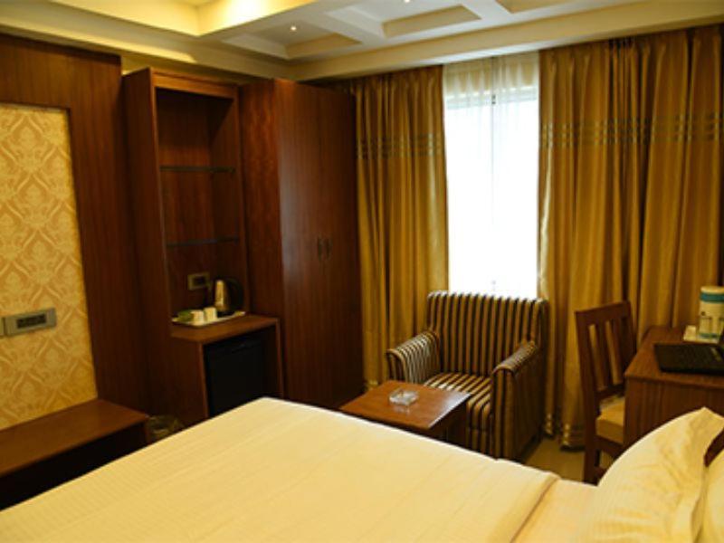 The Vijay Park - Airport Hotel Chennai Exterior photo
